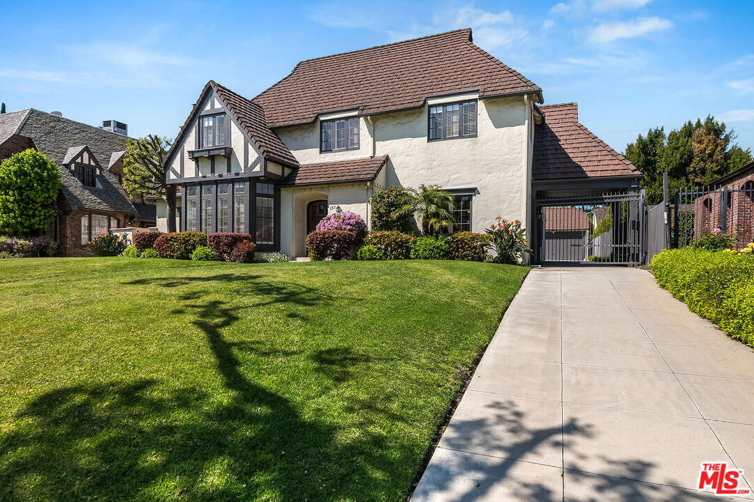 Primary Photo - 157 N Las Palmas Ave