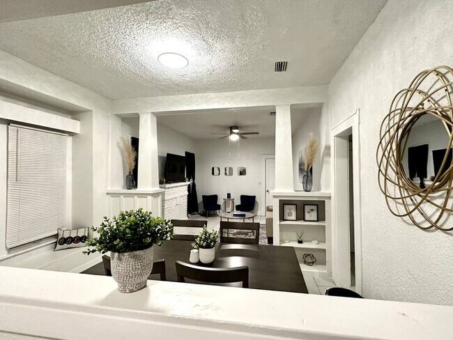 Foto del edificio - 1743 Yale St S