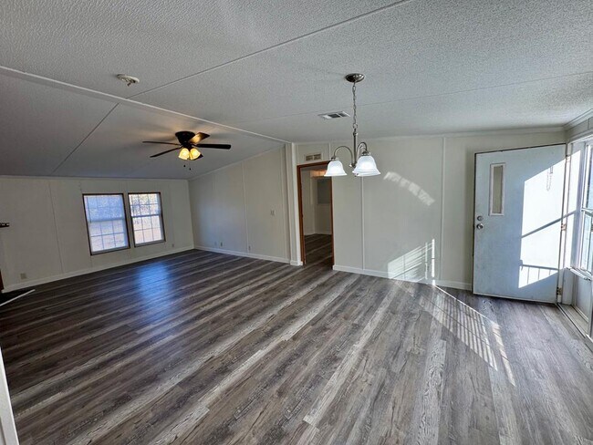 Foto del edificio - 141 Bodie Lister Rd