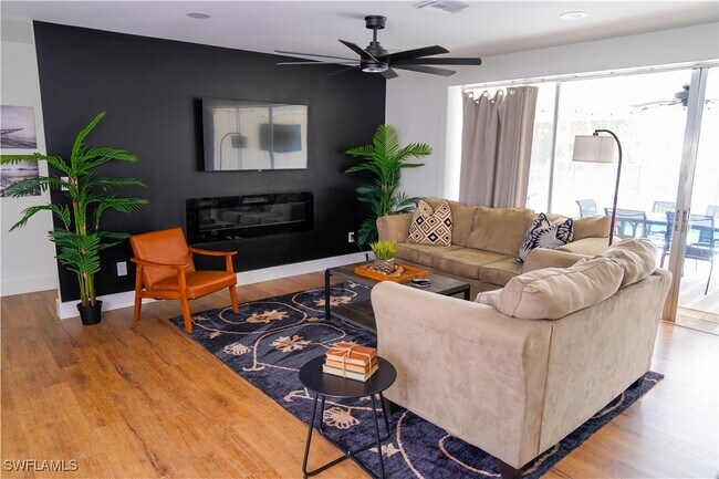 Foto del edificio - 4842 Triton Ct W
