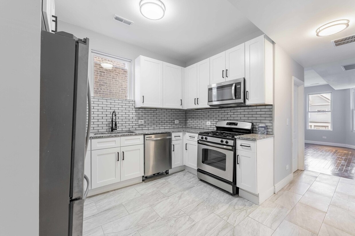 Primary Photo - 3710 W Diversey Ave