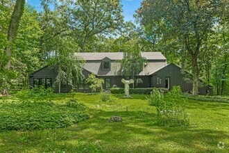 Building Photo - 95 Louises Ln