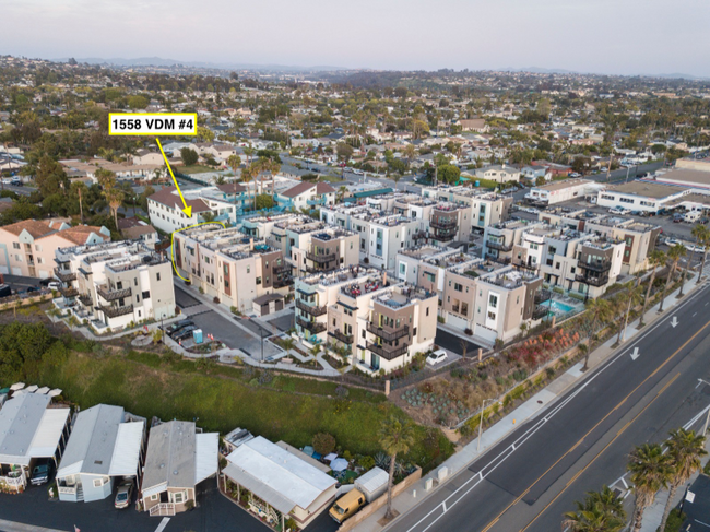 Building Photo - 1558 Vista del Mar Way