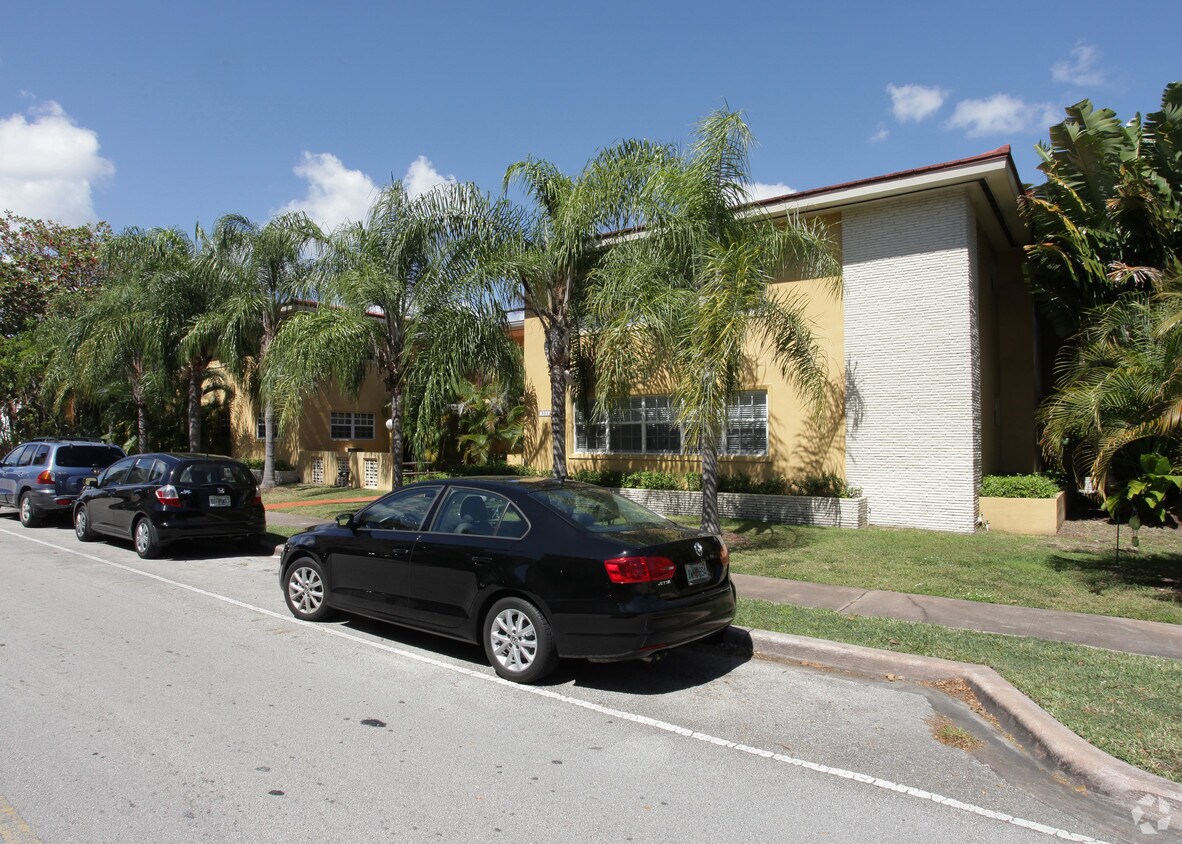 Foto principal - 301 Madeira Ave