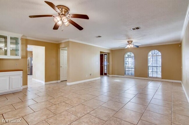 Building Photo - 4 br, 2.5 bath House - 16918 River Willow ...