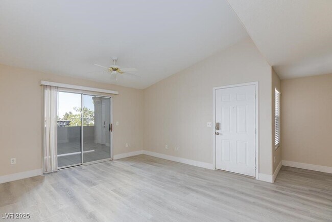 Foto del edificio - 555 E Silverado Ranch Blvd