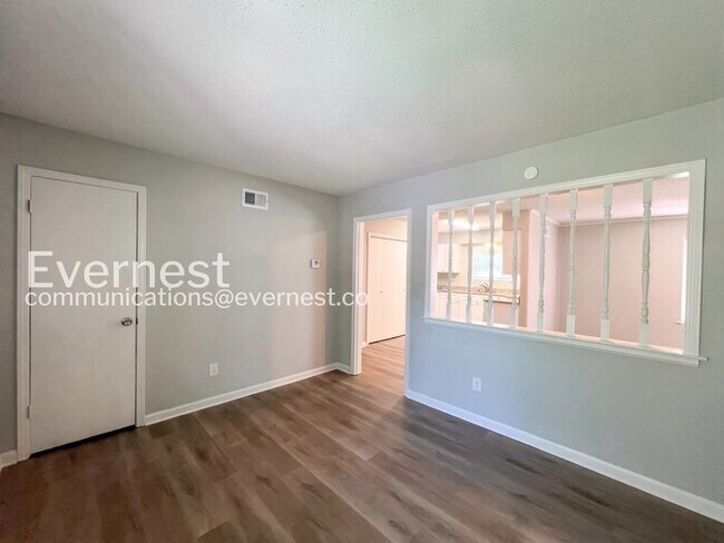 Foto del edificio - 5099 Corkwood Dr