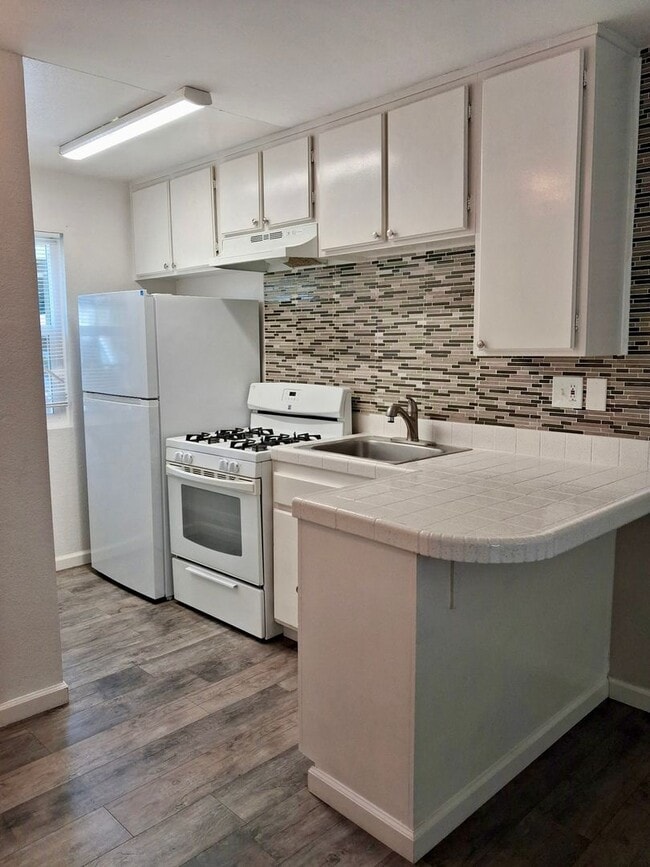 Building Photo - 8088 Golden Ave