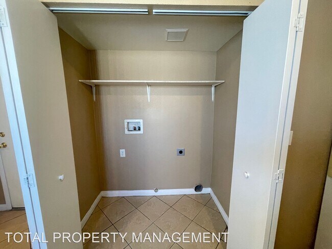 Foto del edificio - 3 br, 2.5 bath House - 1917 Wild Jan Dr.