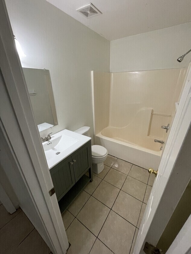 Building Photo - Wolf Manor