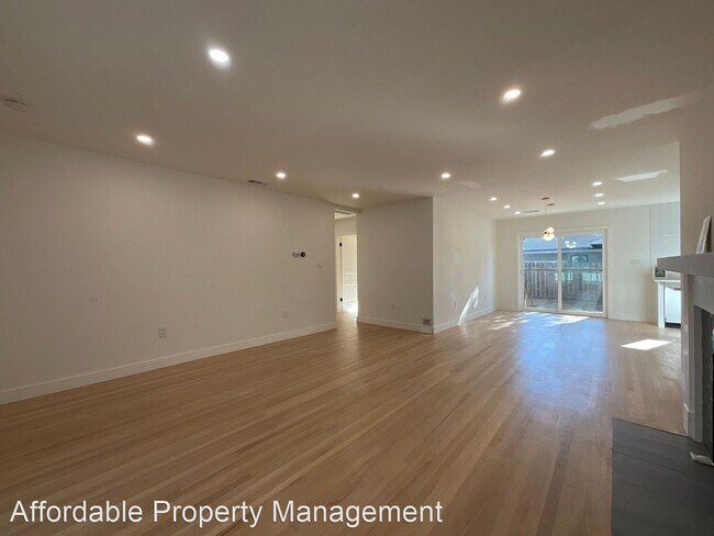 Foto del edificio - 3 br, 2 bath House - 3952 James Avenue
