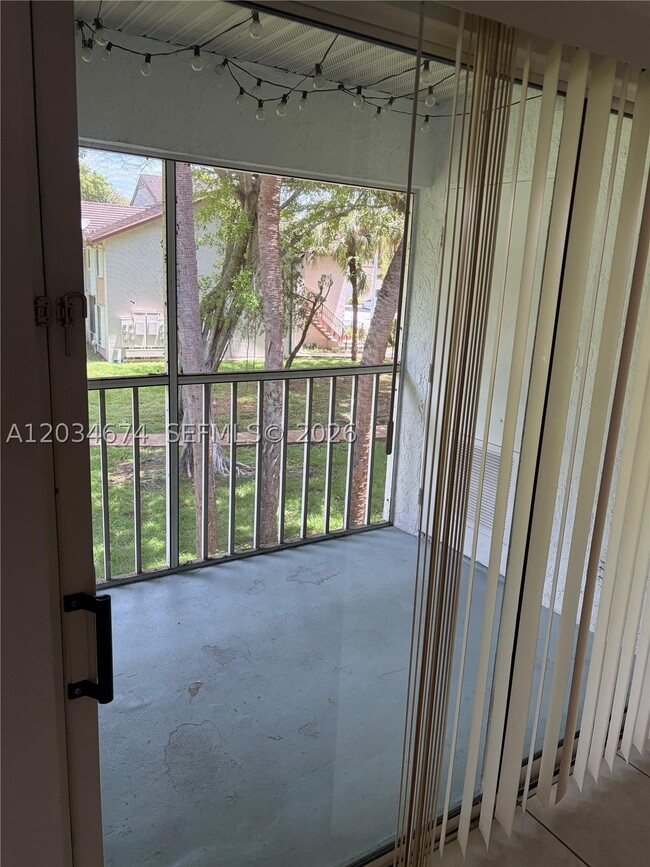 Building Photo - 13935 SW 93rd Ln