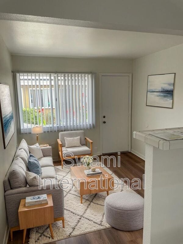 Photo - 4542 W Imperial Hwy Apartment