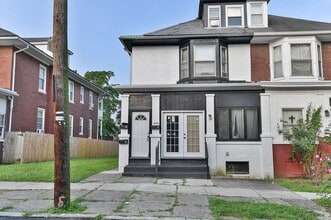 Building Photo - 2318 N 5th St