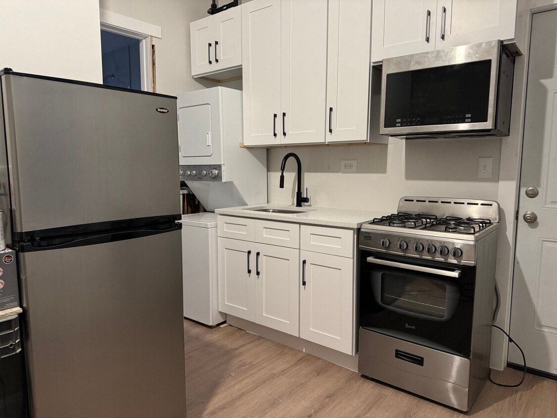 Photo - 2228 W 18th Pl (Chicago, IL)