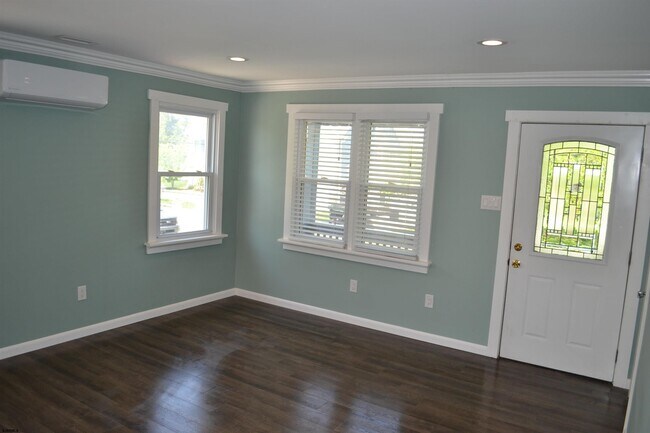 Building Photo - 202 Harbor Dr