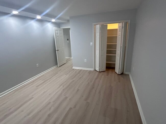 Building Photo - 131 Coolidge Ave