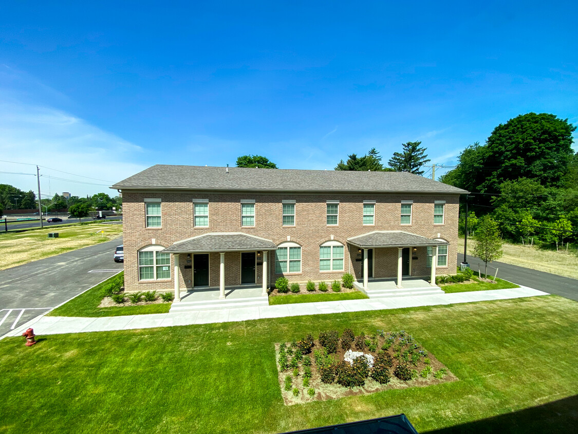 Primary Photo - Lathrup Court Apartments