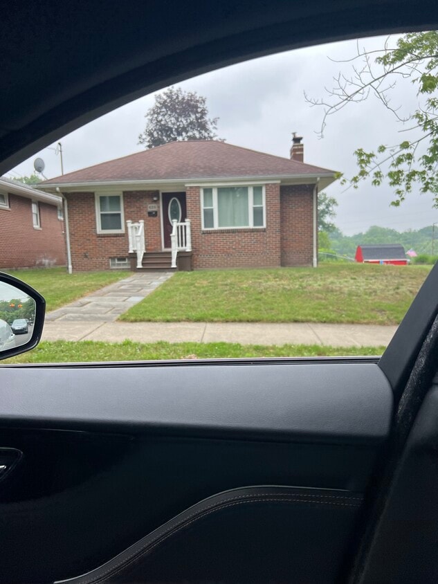 Foto principal - 428 5th St NE