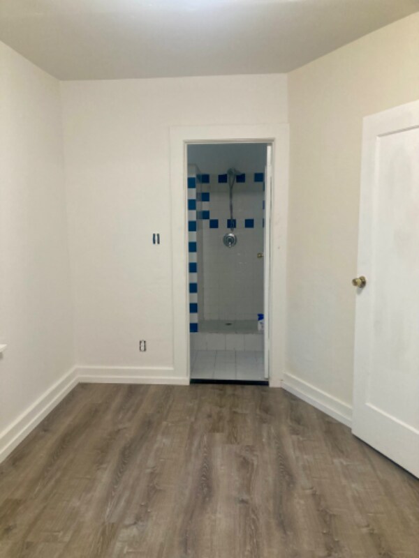 Foto del edificio - 317 Raymond St