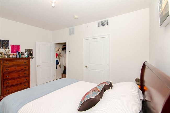 Building Photo - 110 Tidewater St