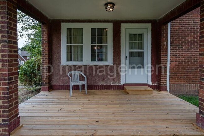 Building Photo - 1731 Preston Ave