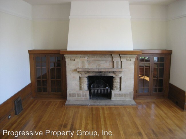 Building Photo - 742 45th Ave