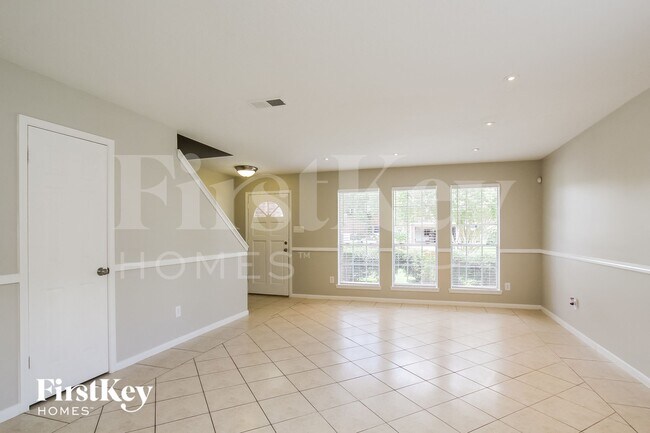 Foto del edificio - 18030 June Forest Dr