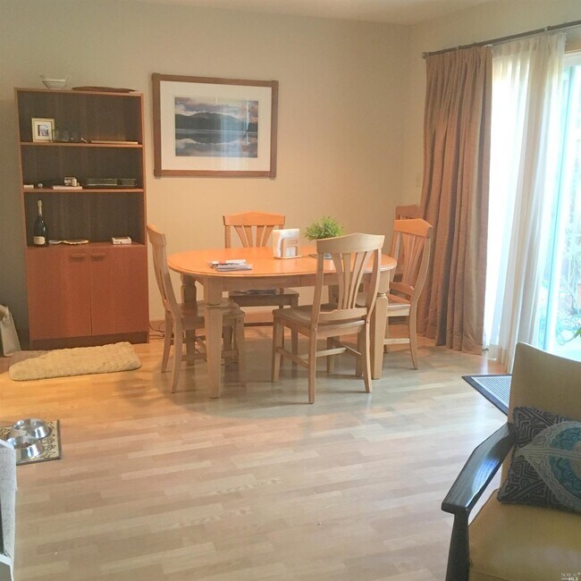 Building Photo - 147 Mariner Green Ct