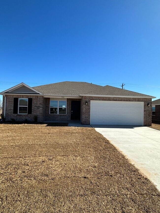 Building Photo - Three Bedroom, Two Bath Home in Broken Arrow