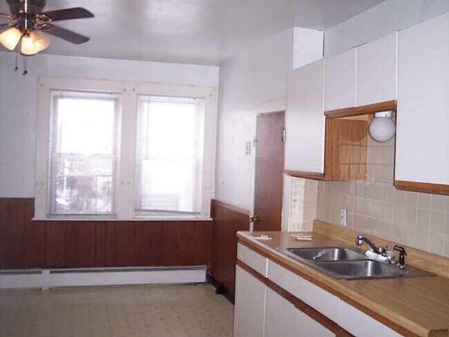 Foto del edificio - 177 Mt Hope Ave