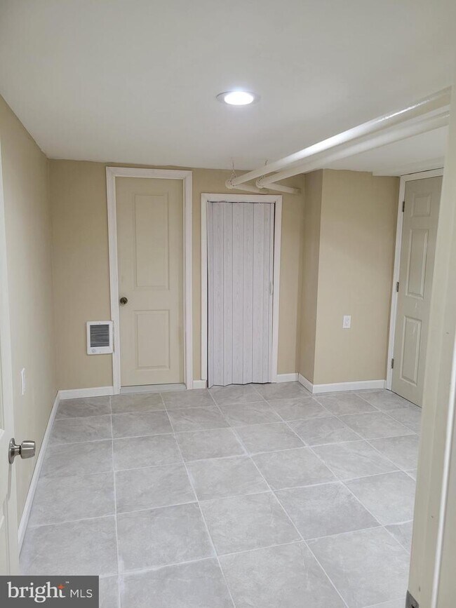 Building Photo - 6018 N 19th St