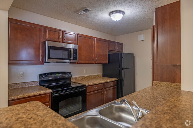 2BR, 2BA - 1350SF - Kitchen - Independence Oaks