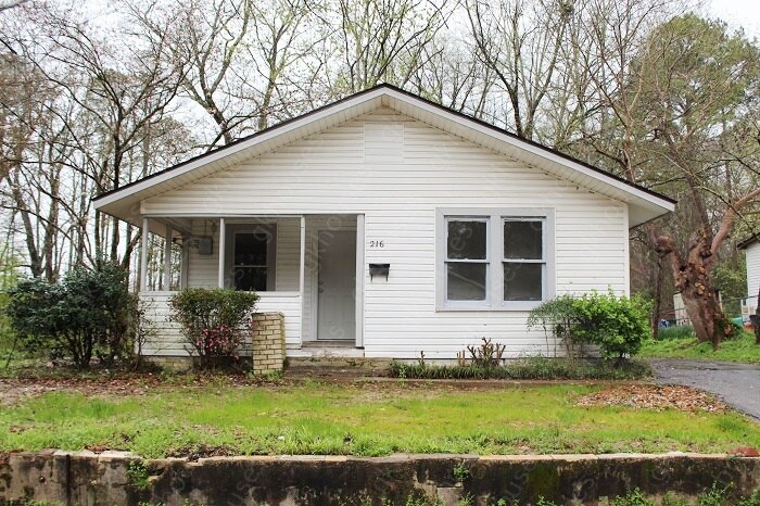 Primary Photo - 2 bed / 1 bath home
