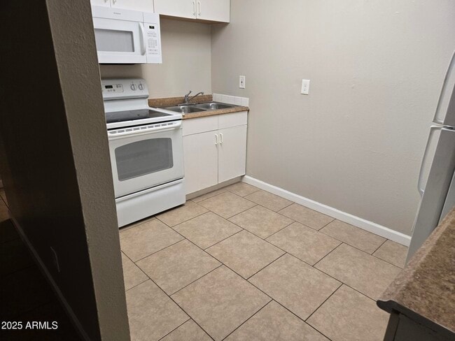 Foto del edificio - 902 E Southern Ave