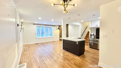 Building Photo - 12 Foster Cres