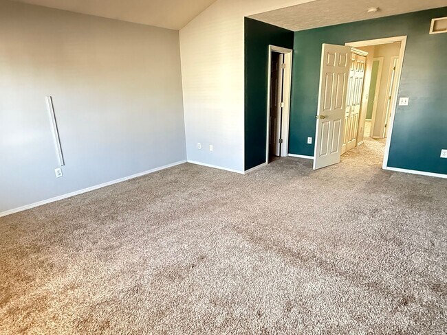 Foto del edificio - Beautifully decorated 3BR townhouse in Bloomington