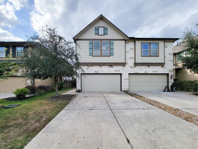 Building Photo - 219 Biltmore Loop