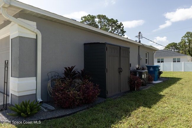 Foto del edificio - 1572 Holbrook Rd NW