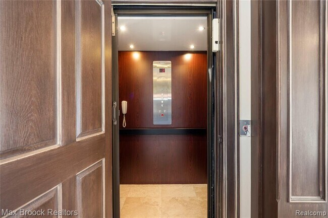 Foto del edificio - 42183 Kouza Ct