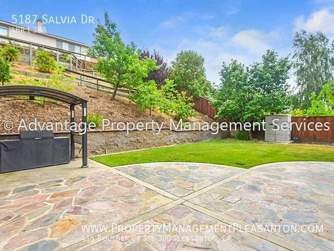 Foto del edificio - 5187 Salvia Dr
