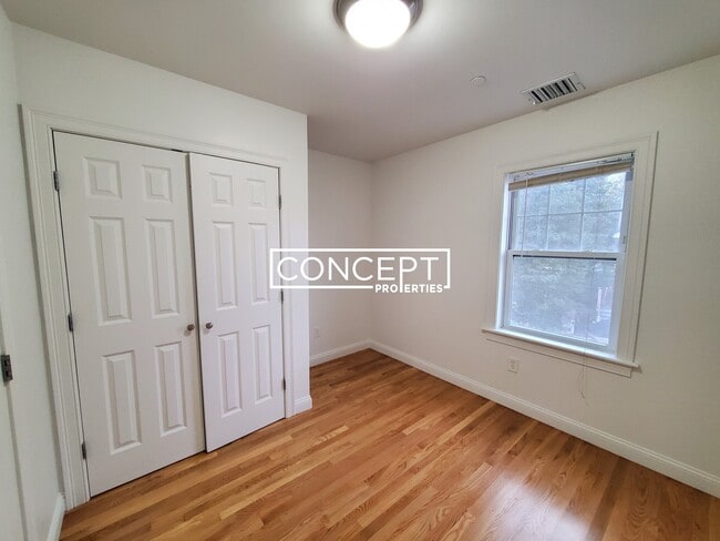 Foto del edificio - 63 Circuit St