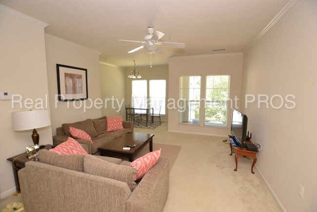 Building Photo - 1511 North Point Dr