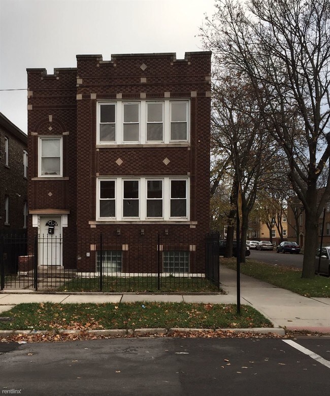 Building Photo - 6957 S Rockwell St