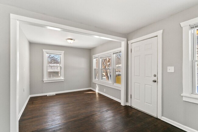Foto del edificio - 1119 E 84th St