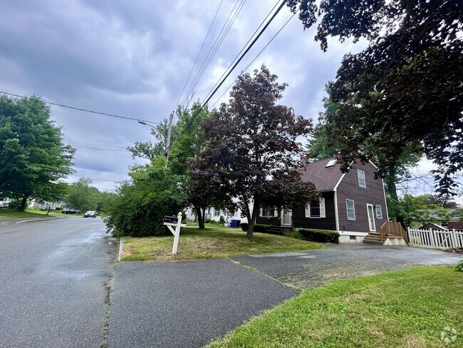 Building Photo - 97 Pennell Ave