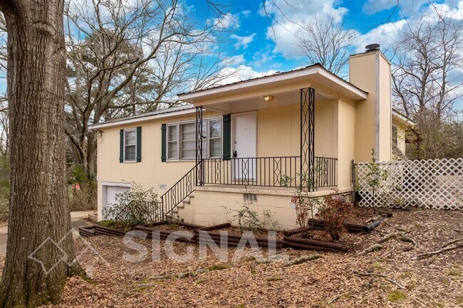 Foto del edificio - 213 Lake Dr Cir NE