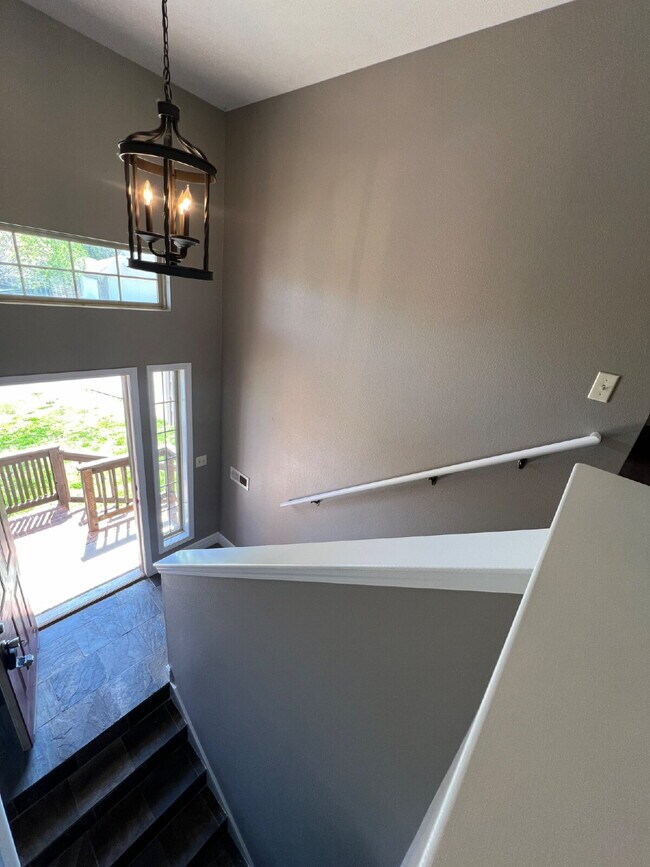 Building Photo - 4 Bedroom / 3 Bath - Horizon Hills / Meadow Ridge (Near Branson school district)