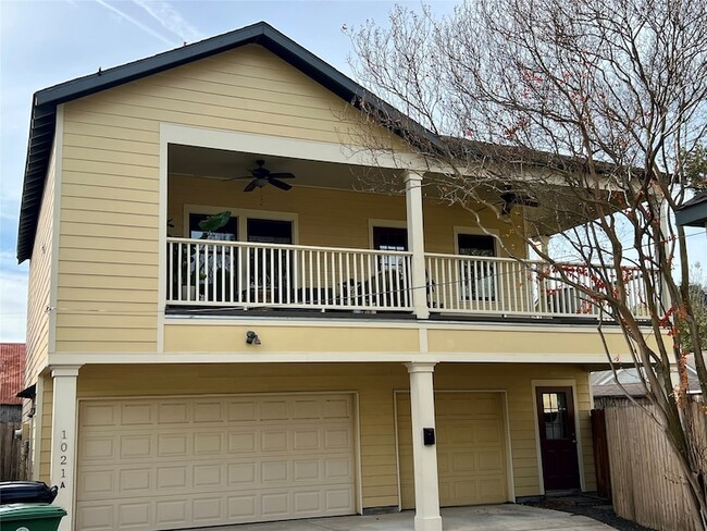 Photo - 1021 Louise St House