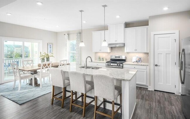 Foto del edificio - 4 Bedroom - Tanyard Shores - Glen Burnie